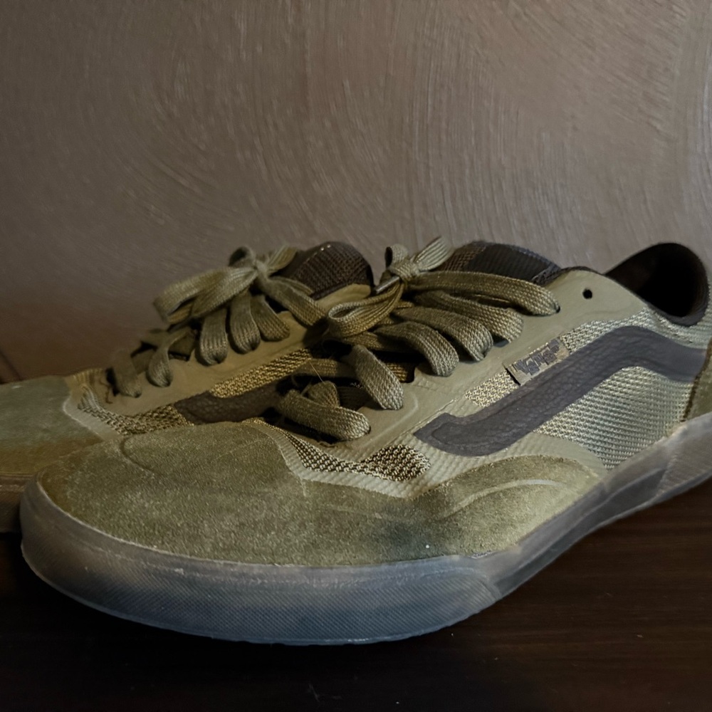 Vans Men's AVE Pro Green Sneakers- Size 9